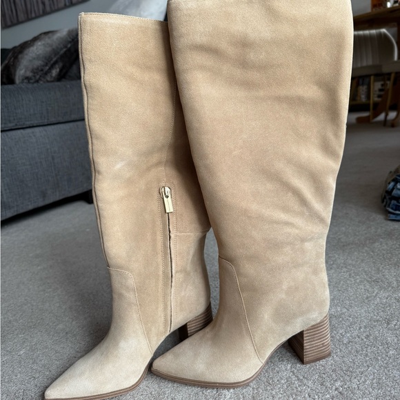 Elegant Tan Knee-High Women's Boots - Picture 3 of 3